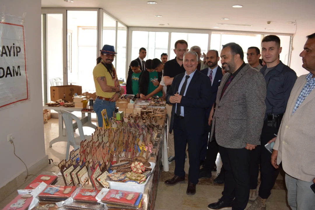Ceyhan’da Kitapla ve Kariyerle Dolu Bir Hafta Başladı