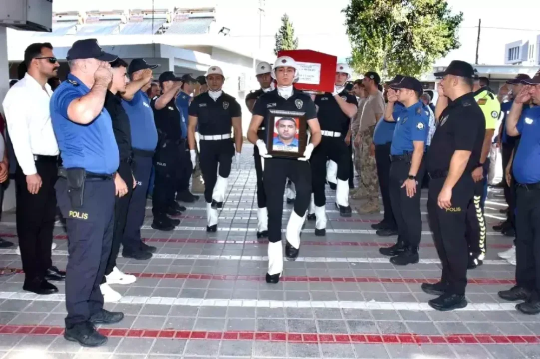 Yumurtalık Göbeören’de Polis Memuru Eser Atarcık Defnedildi
