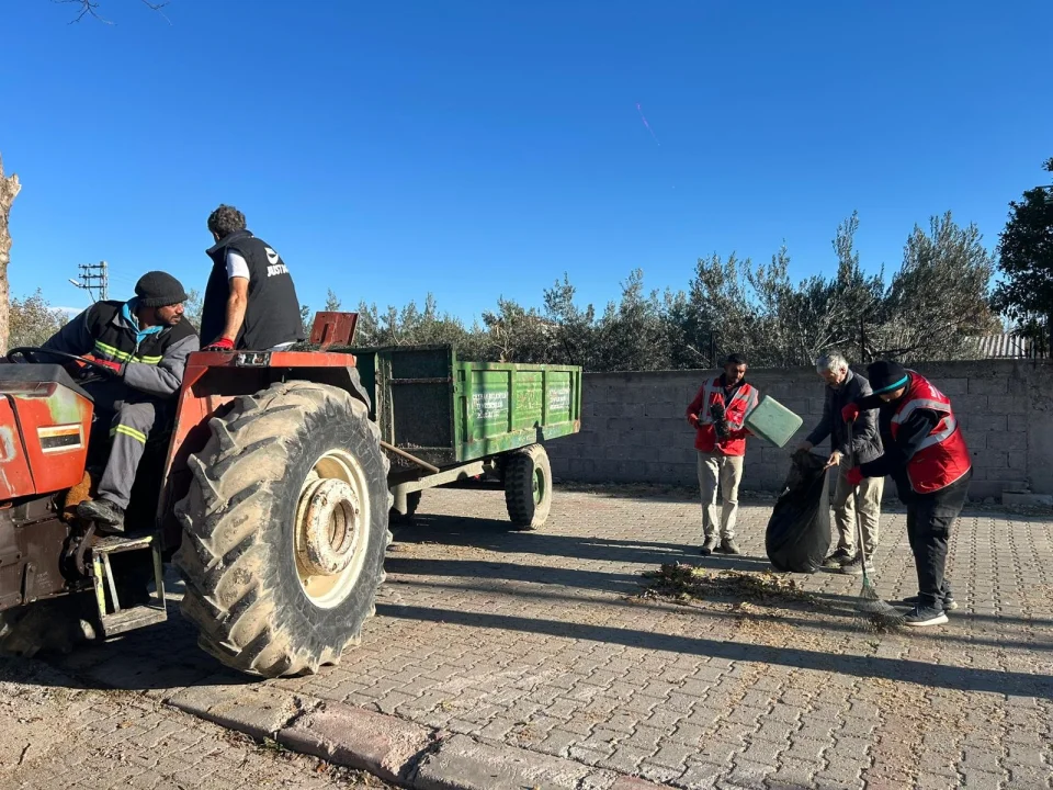 Ceyhan’da Merkez ve Kırsalda Temizlik Atağı