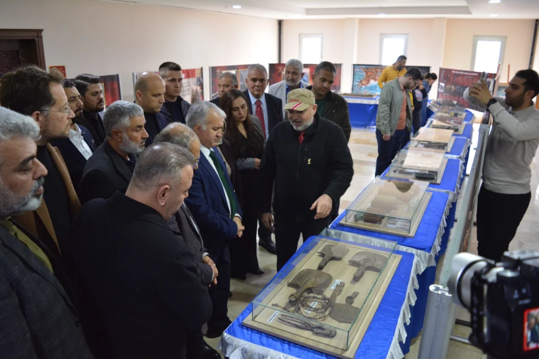 Kaymakam Kurtyemez, Çanakkale Gezici Müzesi Açılışına Katıldı