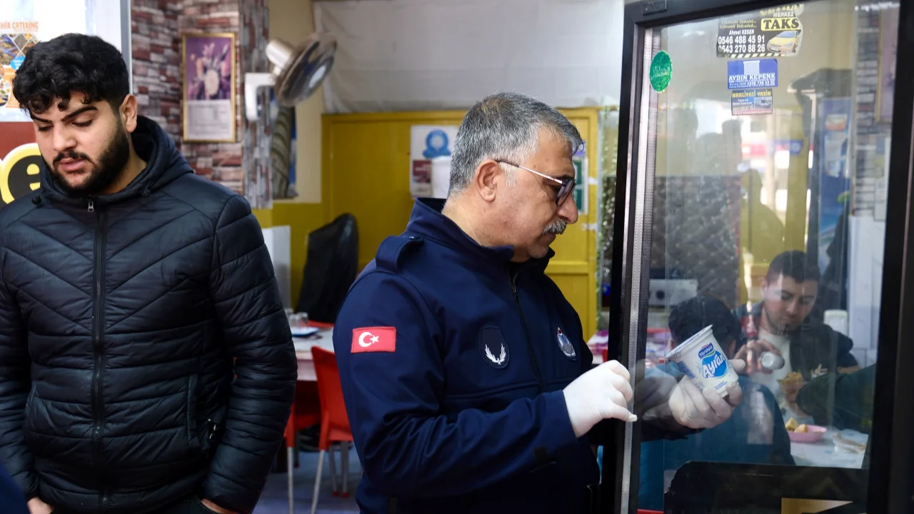 Ceyhan’da Dönerci ve Şarküterilere Sıkı Hijyen Denetimi