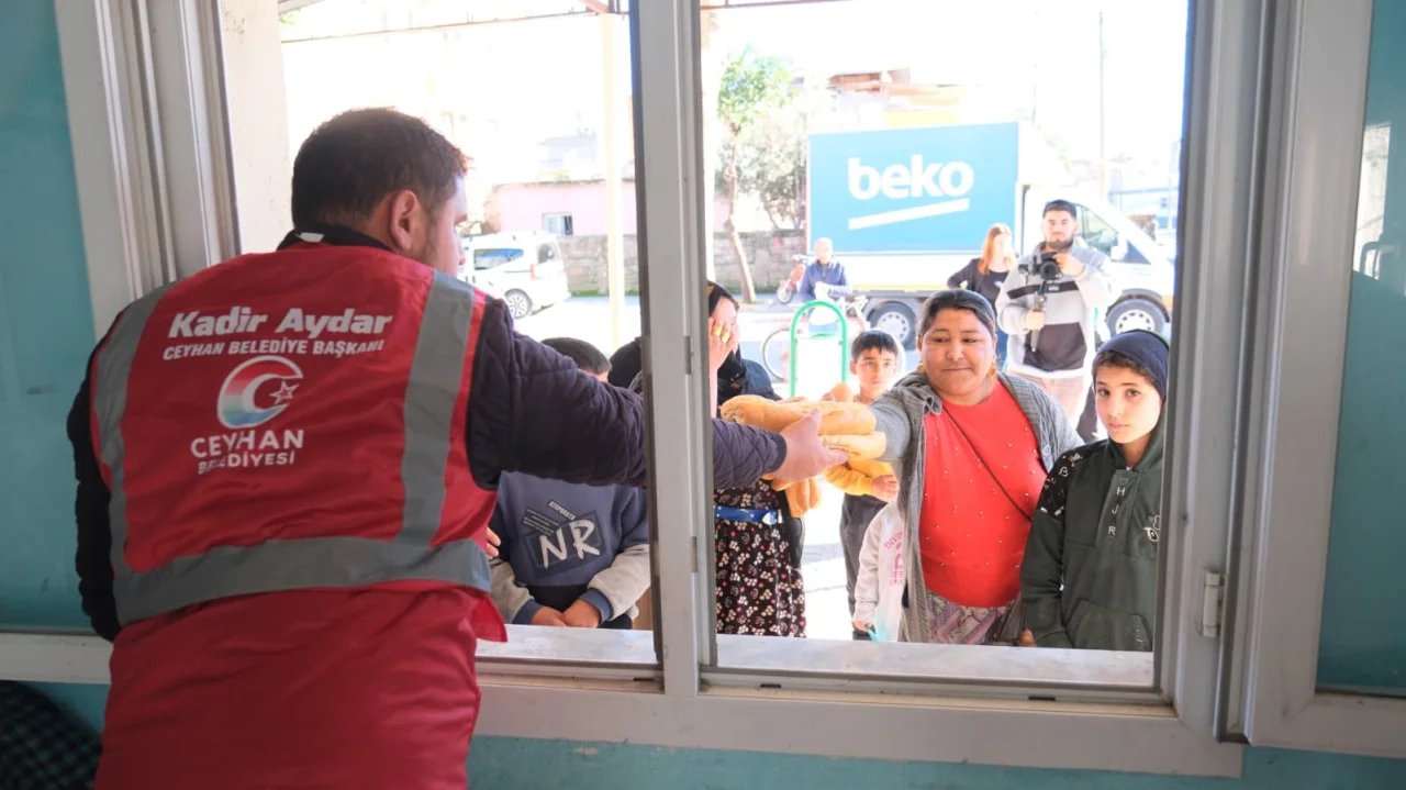 Ceyhan Belediyesi Ramazan Ayı’nda 450 Bin Ekmek Dağıtacak 