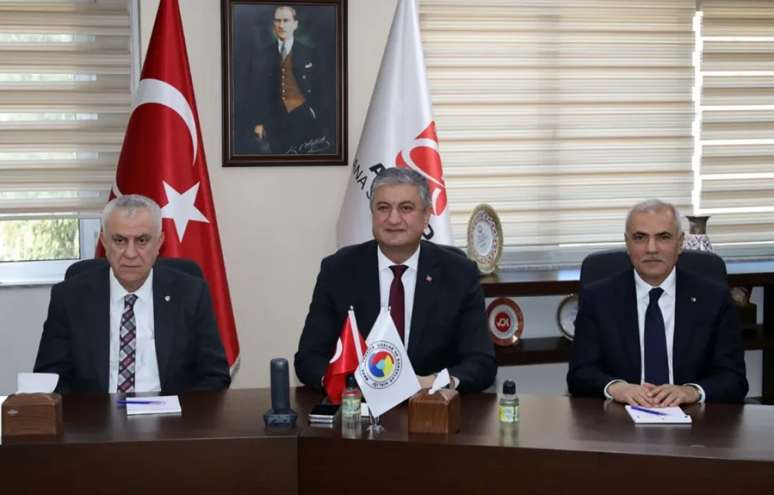 Vali Yavuz’dan ADASO Yönetimine Tam Not: “Öncü Rolünüzü Takdir Ediyoruz”