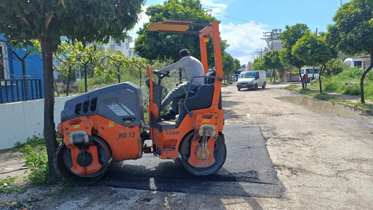 Fen İşleri’nden Ceyhan Çıkartması: Asfalt ve Parke Çalışmalarında Yoğun Mesai