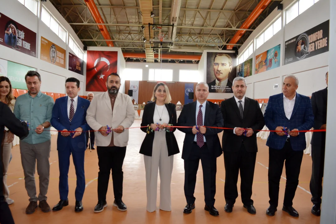 El Emeği Göz Nuru Eserler Hayran Bıraktı: Ceyhan’da Gururlandıran Sergi Açılışı