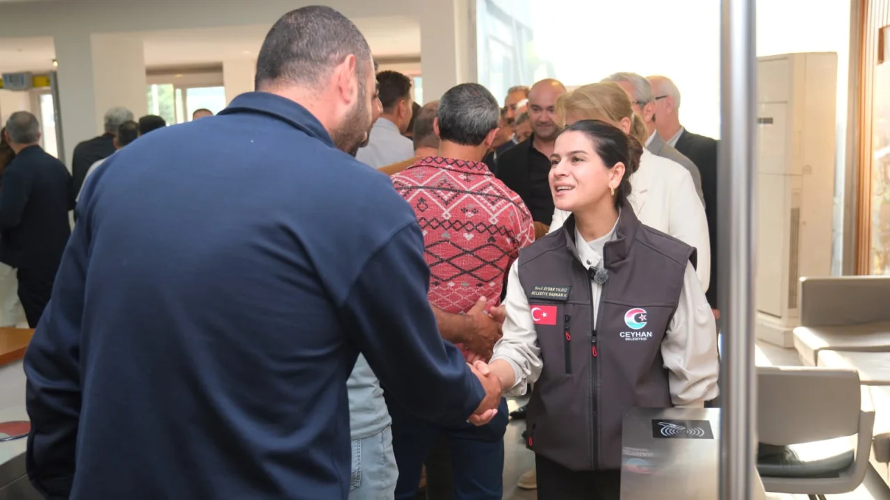 -Ceyhan Belediyesi'nden Bayramlaşma