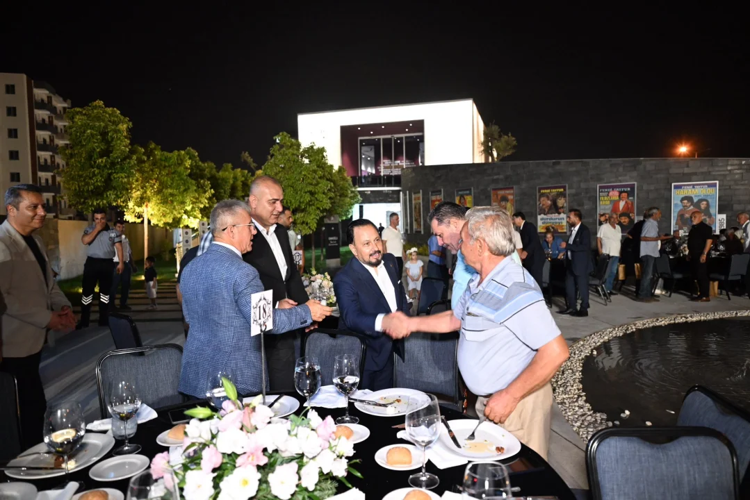 Ülkü Ocakları Ve MHP Protokolü Şehit Mürüvvet Kekilli’nin Kabri Başında Buluştu